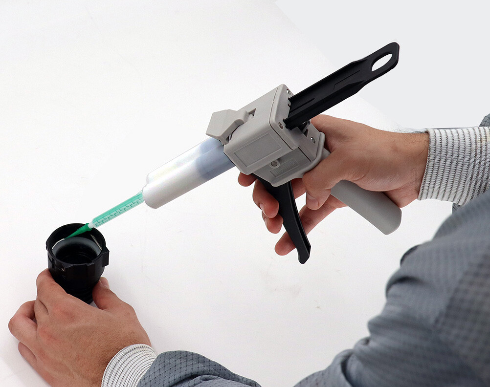 Dispensing with Techcon Side-by-Side Cartridges Dispensing with Techcon Side-by-Side Cartridges